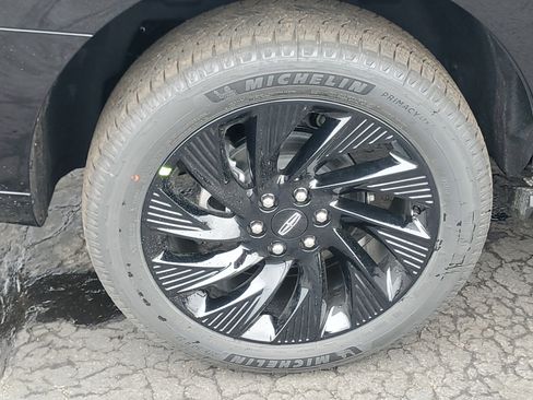 New 2026 Lincoln Navigator Reserve image 5