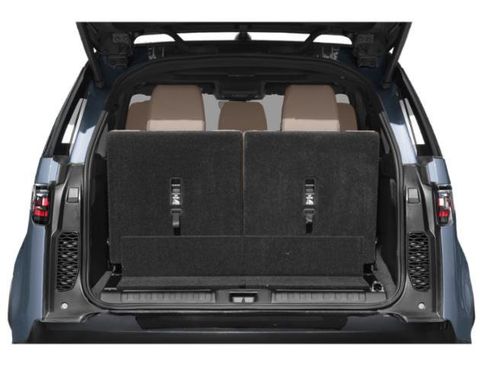 Certified 2025 Land Rover Discovery Dynamic SE AWD/4WD image 13