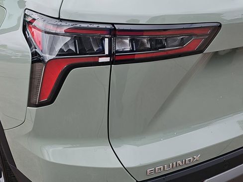 New 2026 Chevrolet Equinox LT FWD image 40