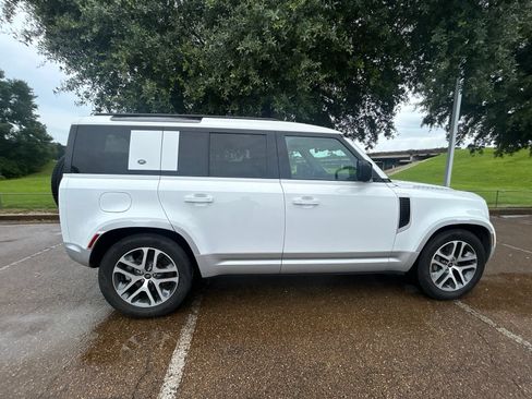 Used 2023 Land Rover Defender 110 SE AWD/4WD image 5