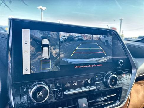 Used 2024 Toyota Highlander Platinum image 26