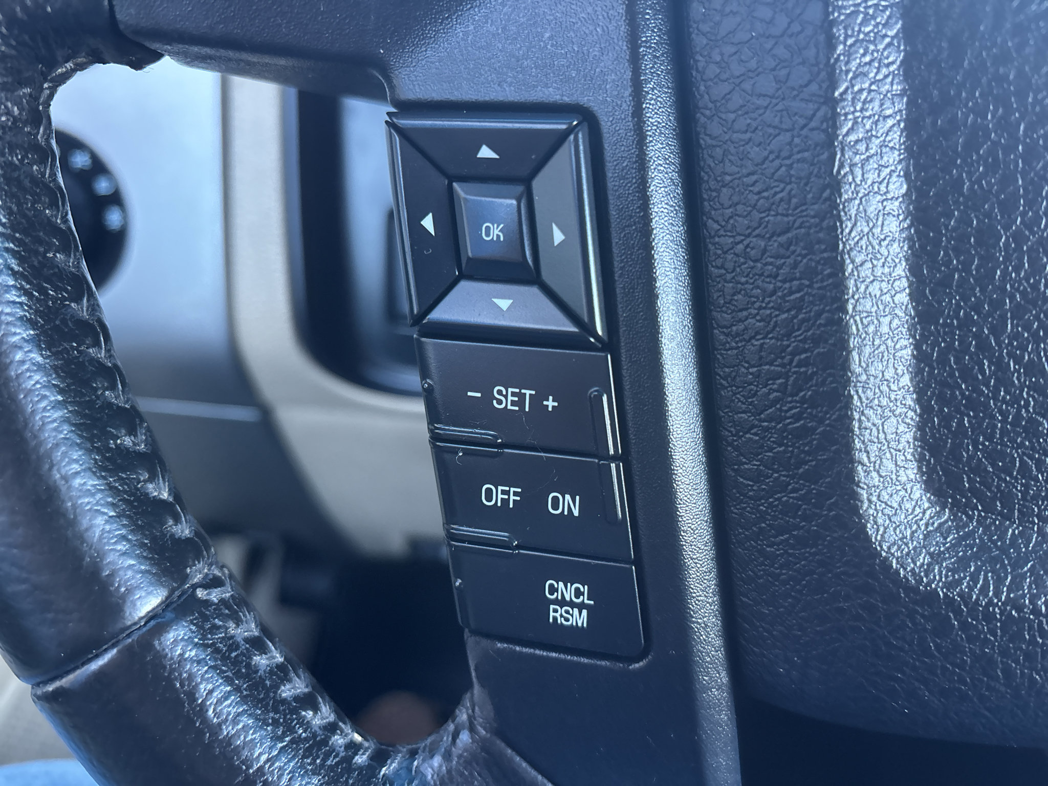 Used 2015 Ford Expedition EL XLT w/ Equipment Group 202A AWD/4WD image 15