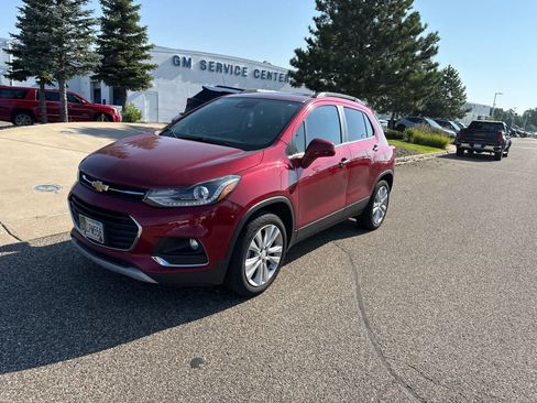Used 2020 Chevrolet Trax Premier AWD/4WD image 3