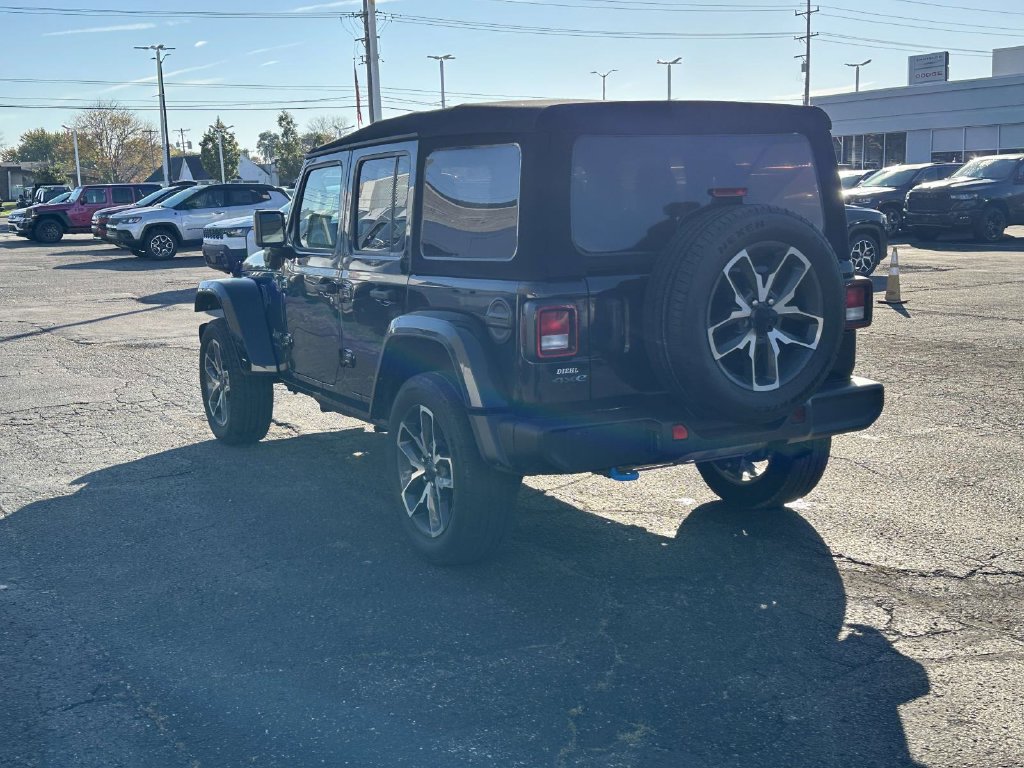 Used 2024 Jeep Wrangler Unlimited w/ Convenience Group AWD/4WD image 6