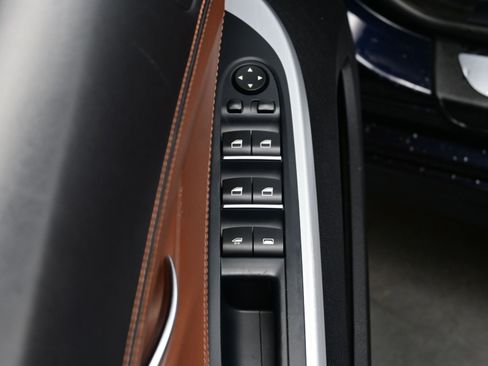 Used 2012 BMW 640i Convertible image 10