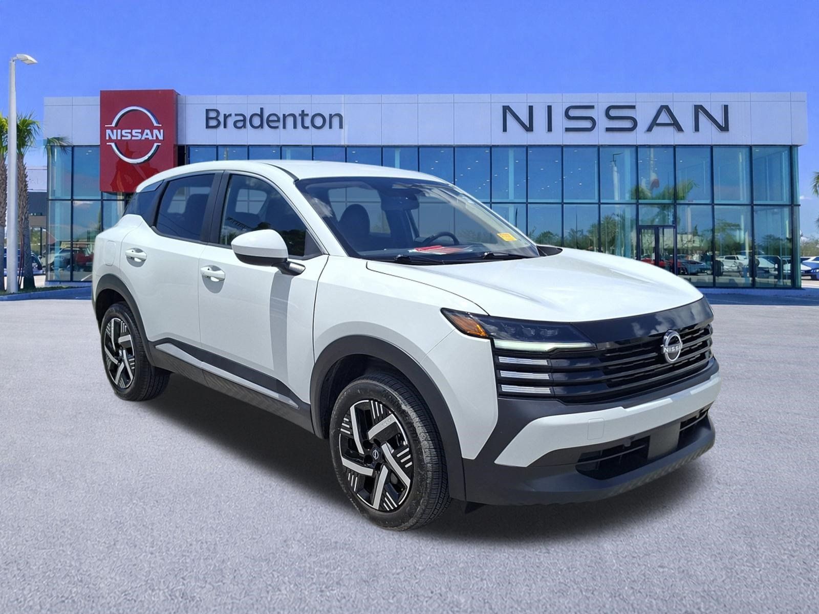 Certified 2025 Nissan Kicks SV FWD image 3
