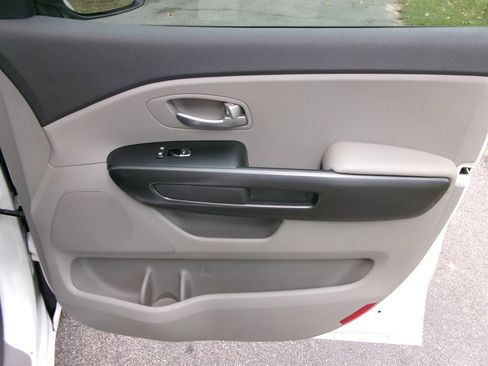 Used 2018 Kia Sedona L image 23