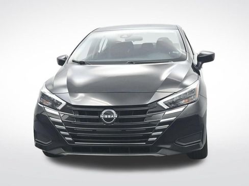 Used 2025 Nissan Versa SV FWD image 2