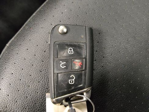 Used 2019 Volkswagen Tiguan SEL R-Line image 32