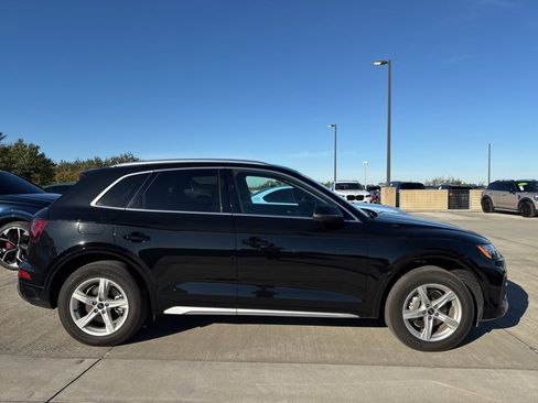 Used 2023 Audi Q5 2.0T Premium w/ Convenience Package image 2