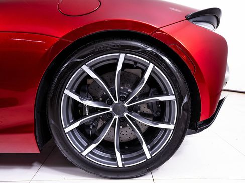 Used 2025 McLaren Artura Spider RWD image 19