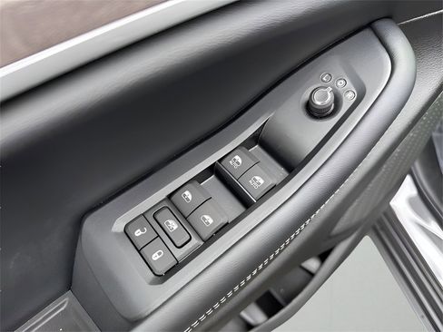 New 2025 Jeep Grand Cherokee Limited image 25