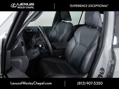 Used 2024 Lexus GX 550 w/ Cold Area Package AWD/4WD image 21