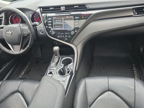 Used 2019 Toyota Camry XSE FWD image 10