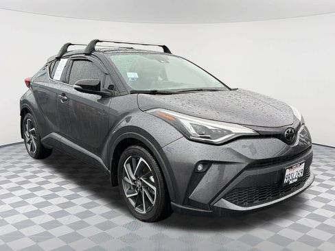 Used 2022 Toyota C-HR Limited image 3