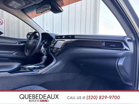 Used 2020 Toyota Camry LE w/ Carpet Mat Package image 39