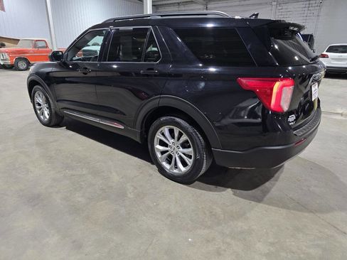 Used 2020 Ford Explorer XLT w/ Equipment Group 202A AWD/4WD image 7