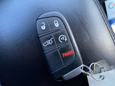Used 2022 Jeep Grand Cherokee Laredo X AWD/4WD image 25