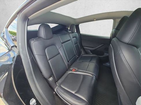 Used 2024 Tesla Model Y Long Range AWD/4WD image 18