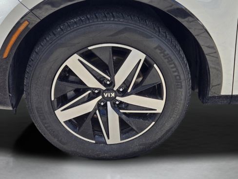 Used 2021 Kia Sorento S w/ Panoramic Sunroof Package image 14