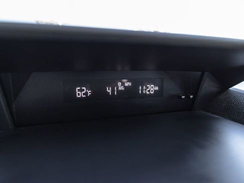 Used 2024 Subaru Forester Premium AWD/4WD image 16