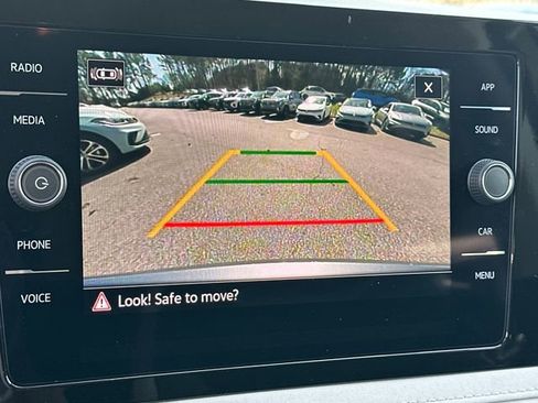 Used 2025 Volkswagen Taos SE image 22