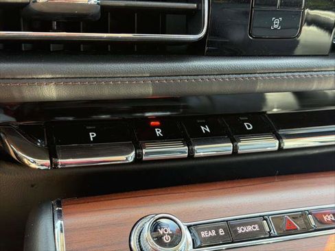 Used 2023 Lincoln Aviator Reserve w/ Equipment Group 201A AWD/4WD image 31