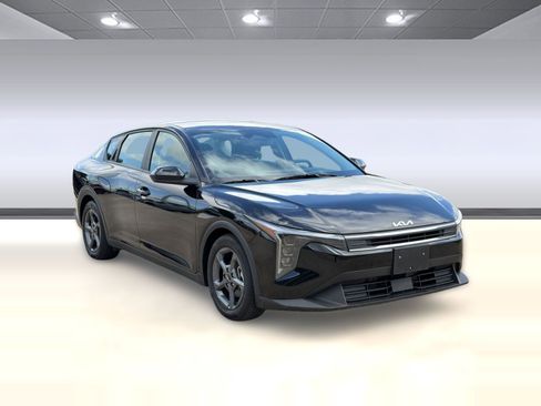Used 2025 Kia K4 LXS FWD image 7
