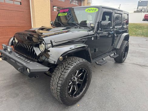 Used 2015 Jeep Wrangler Unlimited Sahara image 5