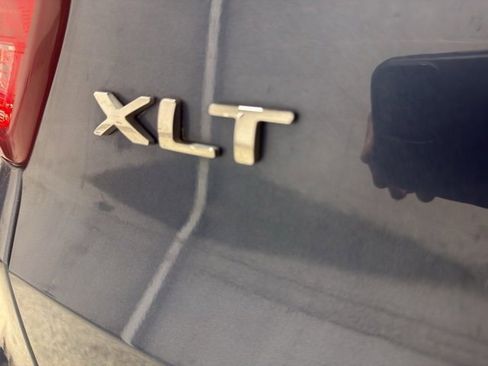 Used 2018 Ford Explorer XLT w/ Equipment Group 202A image 29