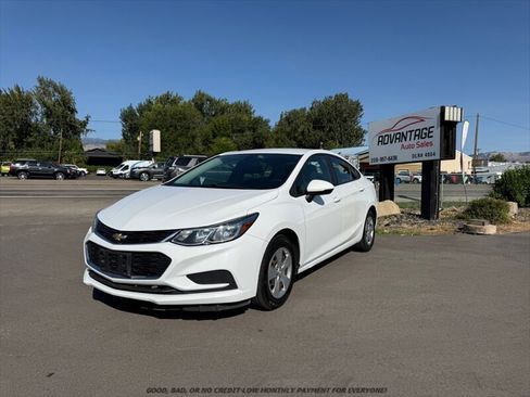 Used 2017 Chevrolet Cruze LS FWD image 3