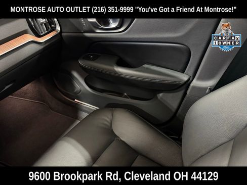 Used 2025 Volvo V60 B5 Cross Country Plus image 39