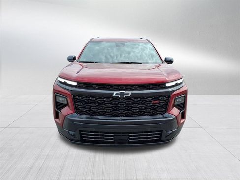 Used 2024 Chevrolet Traverse RS w/ LPO, Floor Liner Package image 9