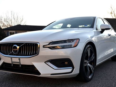 Used 2022 Volvo S60 B5 Inscription FWD image 3
