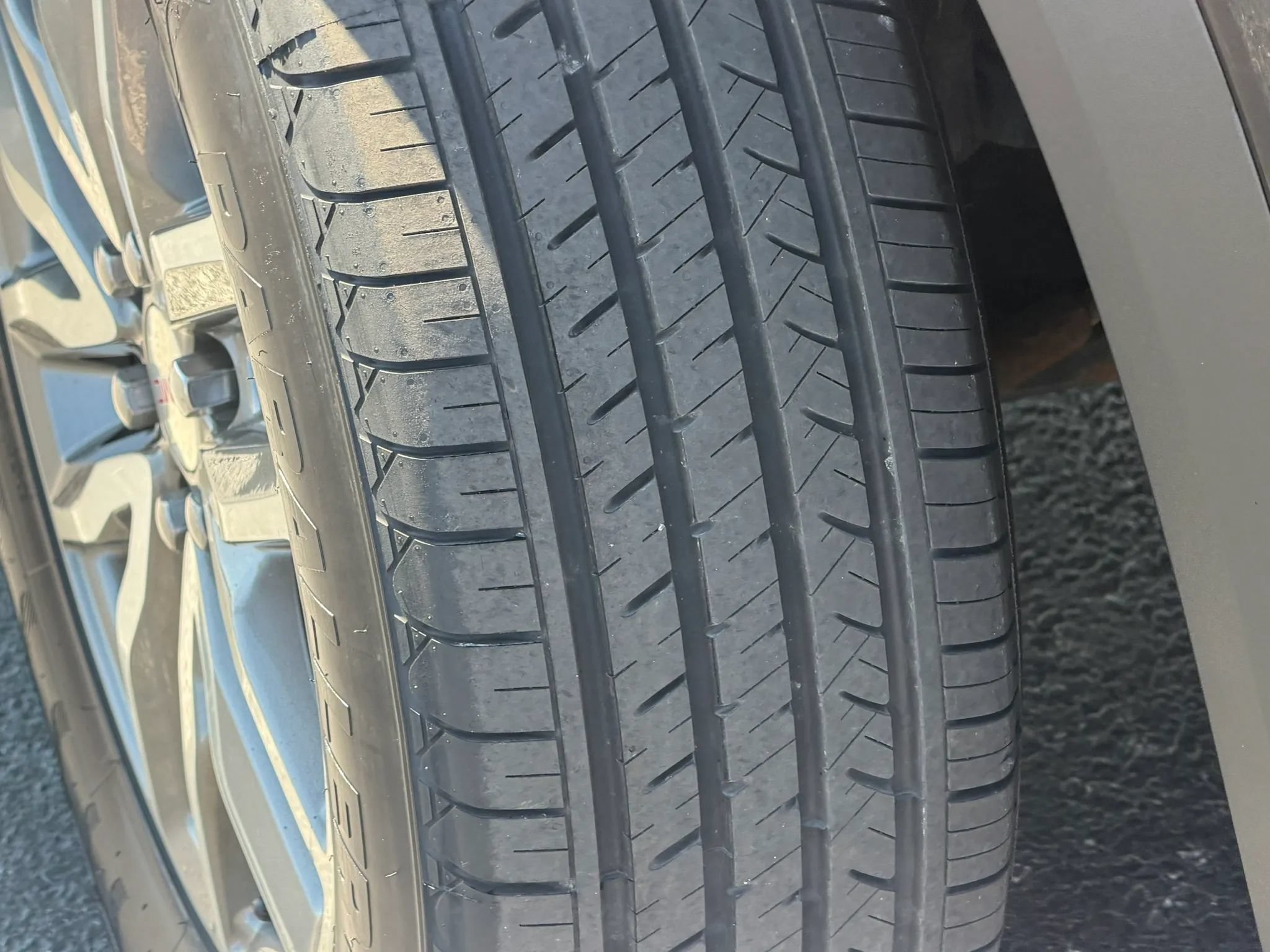Used 2019 GMC Acadia SLE FWD image 4