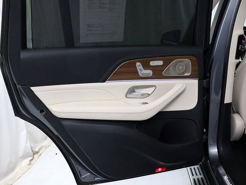 Certified 2026 Mercedes-Benz GLS 450 4MATIC image 31