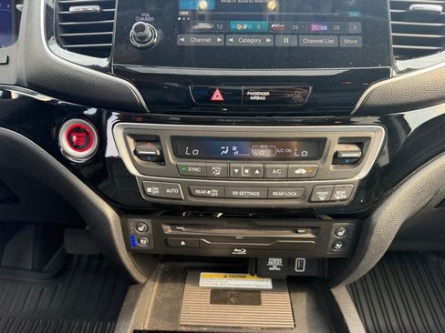 Used 2020 Honda Pilot Elite image 19