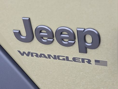 Used 2025 Jeep Wrangler Sport AWD/4WD image 8