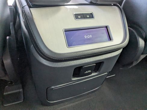 Used 2025 Lincoln Navigator Reserve image 18