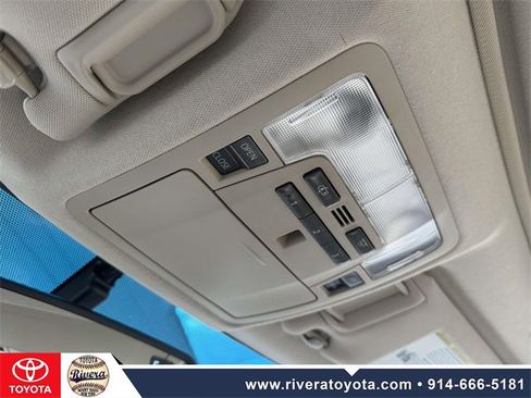 Used 2012 Toyota Camry XLE image 23