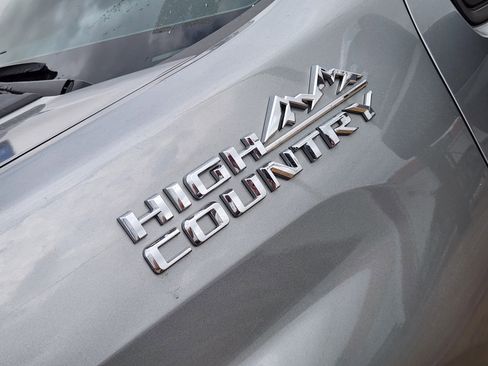 Used 2024 Chevrolet Silverado 2500 High Country image 12