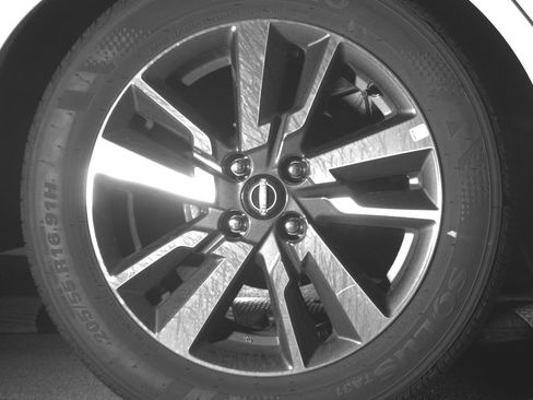 Used 2025 Nissan Versa SV FWD image 15