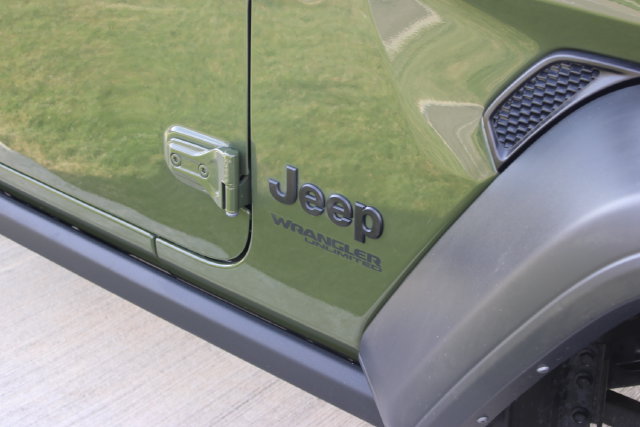 Used 2022 Jeep Wrangler Unlimited Sport AWD/4WD image 2