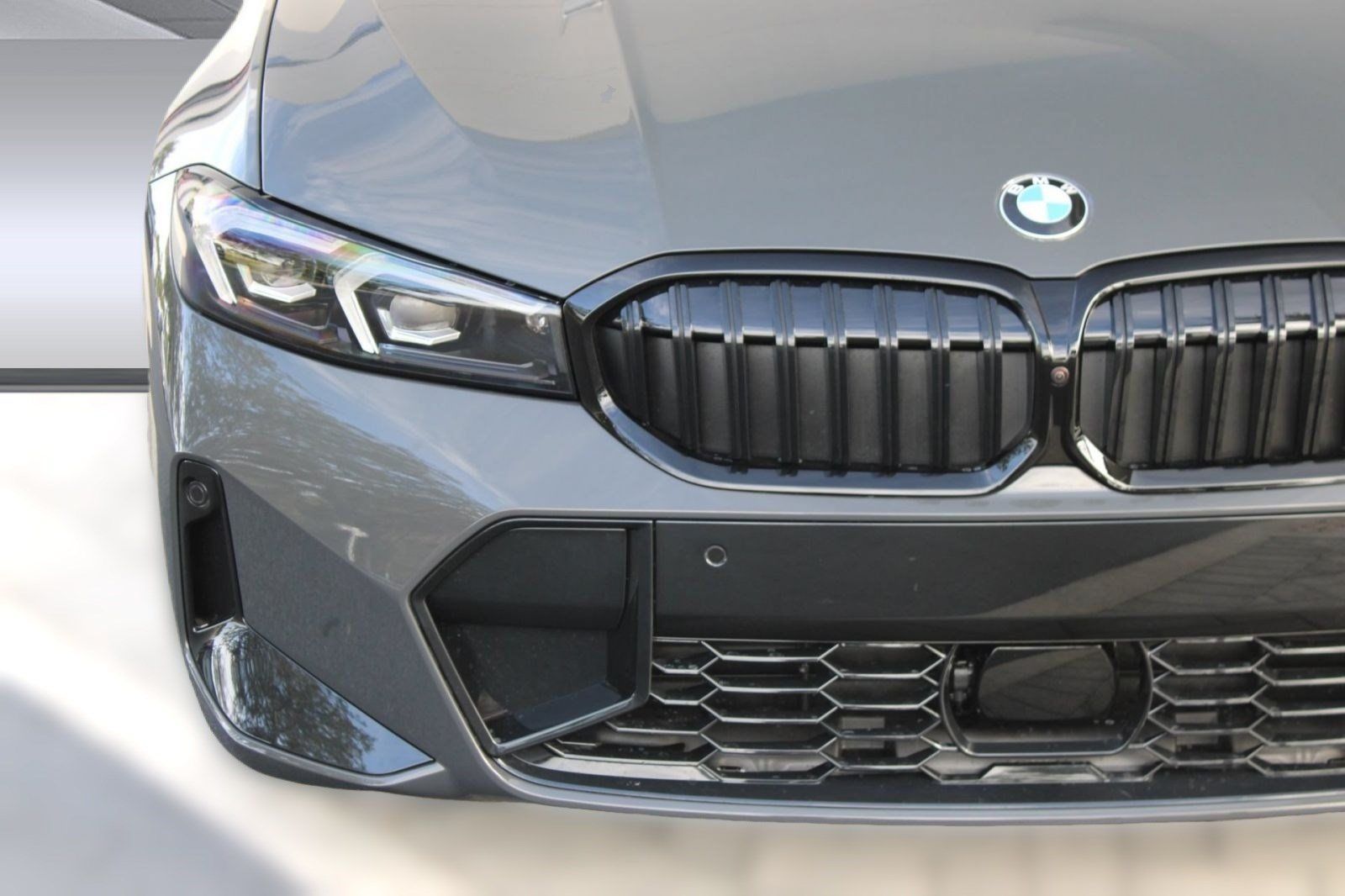 Used 2026 BMW 330i Sedan w/ M Sport Package RWD image 12