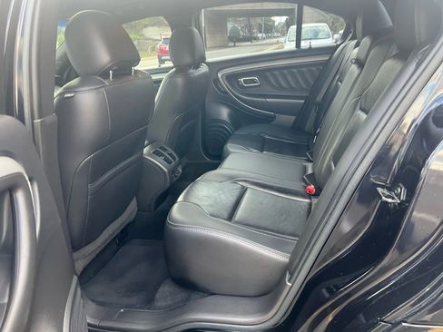 Used 2019 Ford Taurus SEL image 28