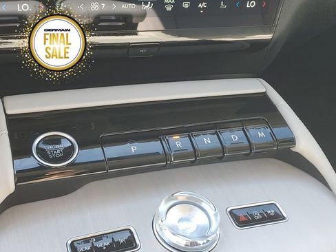 New 2025 Lincoln Navigator Reserve image 24