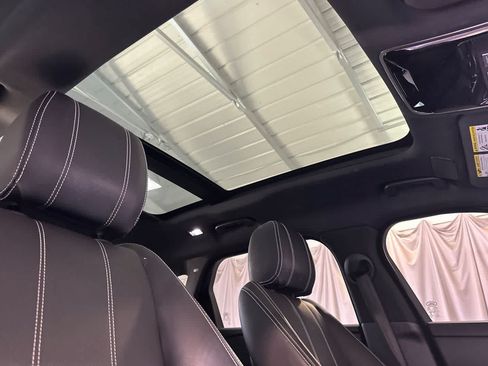 Used 2021 Land Rover Range Rover Velar R-Dynamic S AWD/4WD image 19