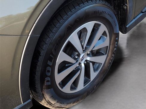 Used 2022 Subaru Outback Premium image 31