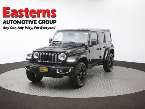 Used 2025 Jeep Wrangler Unlimited Sahara w/ Safety Group AWD/4WD image 54