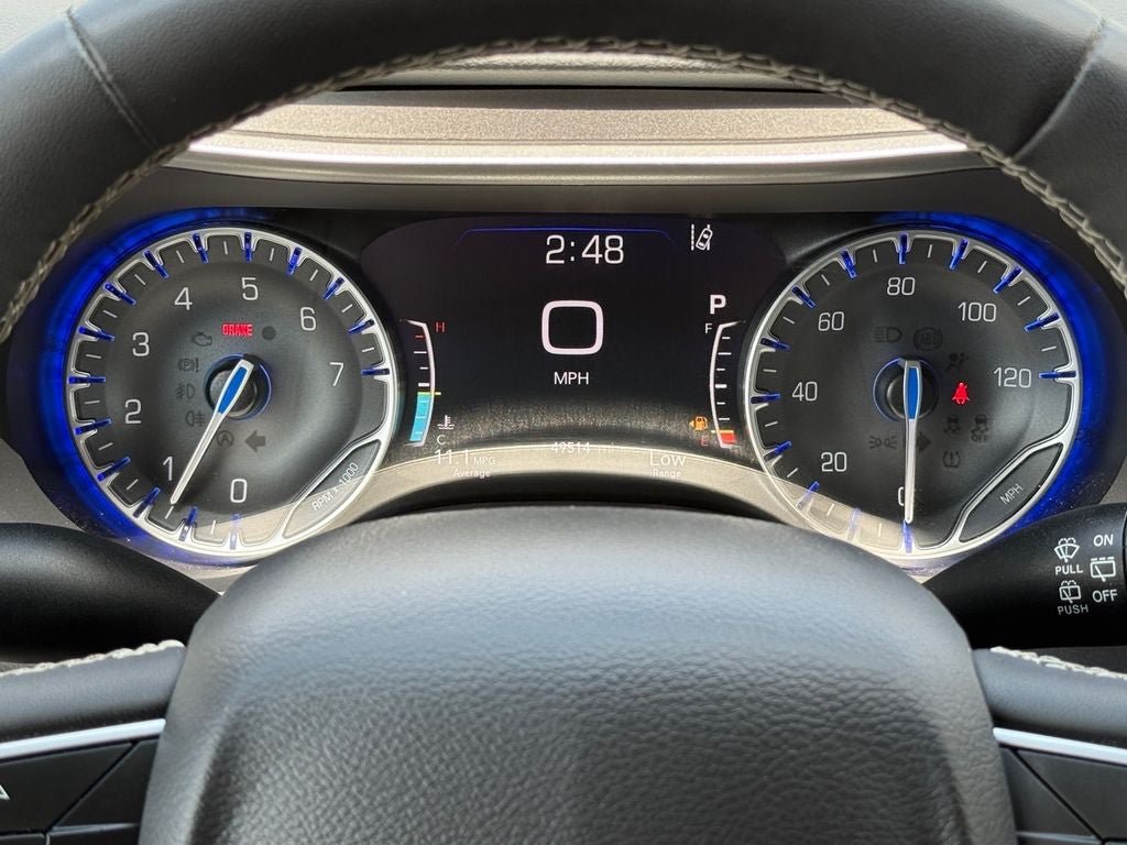 Used 2024 Chrysler Pacifica Touring-L FWD image 23